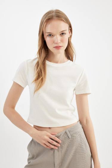 تيشيرت نص كم بيزك سليم فيت مضلع