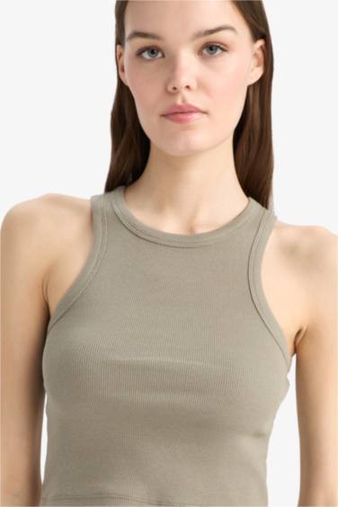 Облегающий топ с воротником халтер и трикотажем в рубчик