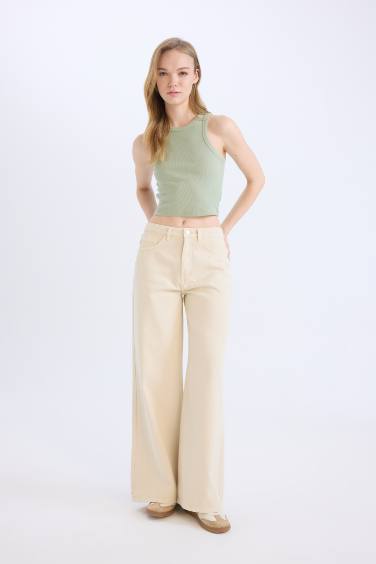 تانك توب مضلع سليم فيت بياقة هالتر