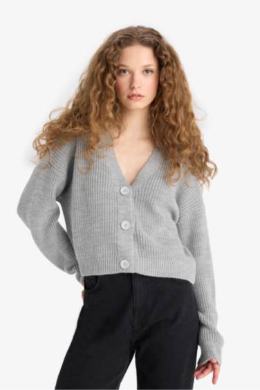 қалыпты пішім v жаға Кардиган