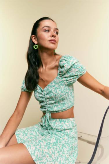 Блузка з коротким рукавом приталеного крою з рукавами-ліхтариками Bürümcük для жінок