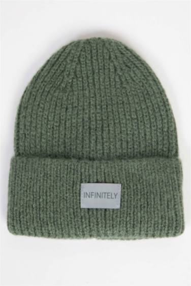 Шапка с патчем для мужчин