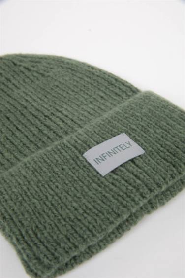 Шапка с патчем для мужчин