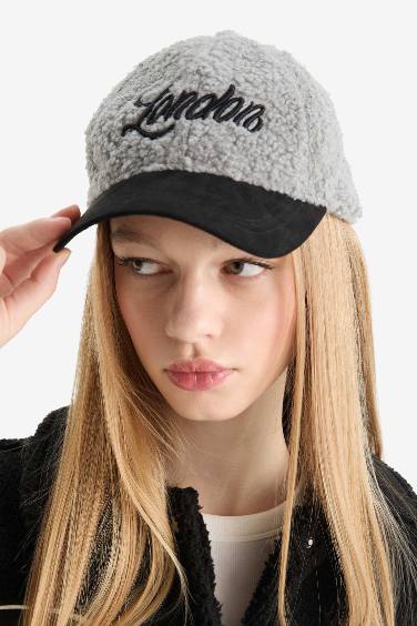 كاب حريمي قطن