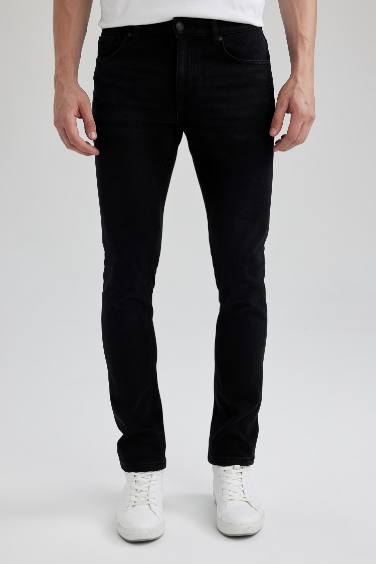 Pedro Slim Fit Normal Waist Narrow Leg Jeans