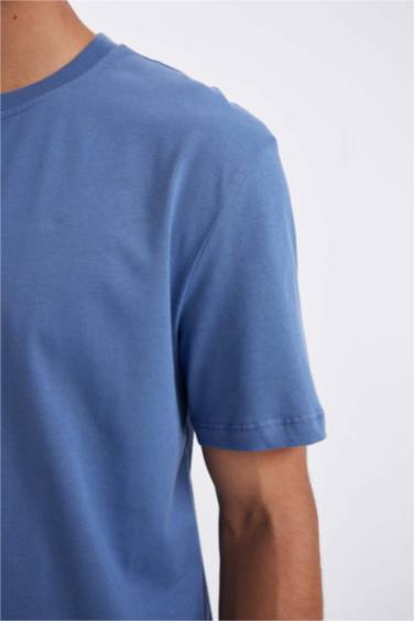 تي شيرت بقصة عادية