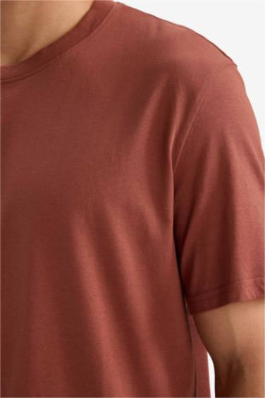 تيشيرت نص كم قصة عادية برقبة مستديرة