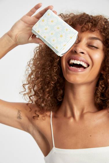 محفظة جلد صناعي نسائية منقوشة ديزي