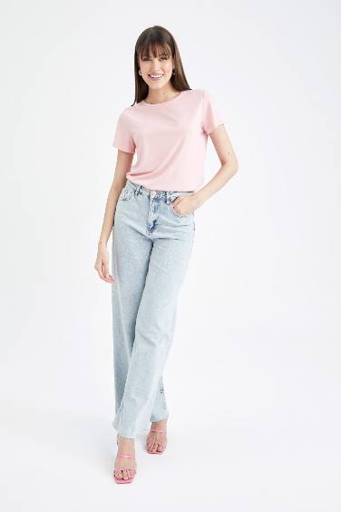 تيشيرت أساسي نص كم برقبة مستديرة قصة عادية