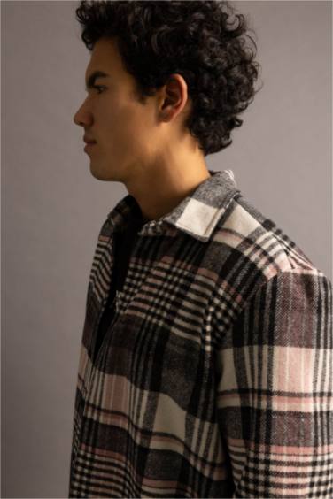 Рубашка стандартного кроя в клетку