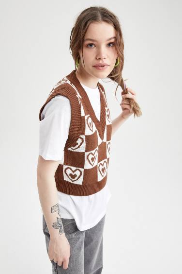 Coool Crop Heart Patterned V Neck Knitwear Sweater