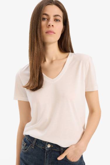 Afra x Defacto Regular Fit V-Neck Basic T-Shirt