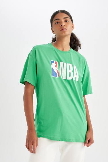 T-Shirt Oversize à Manches Courtes et à Col rond NBA Wordmark de DeFacto Fit