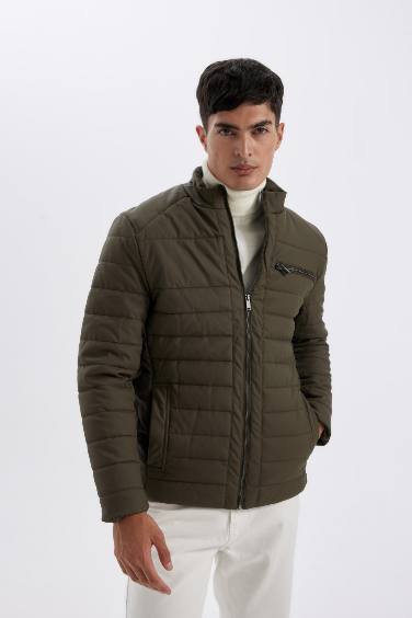 جاكيت جلد صناعي سليم فيت بياقة عالية بسحاب وجيب