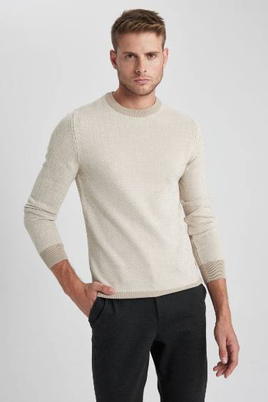 بلوفر تريكو قصة عادية برقبة مستديرة