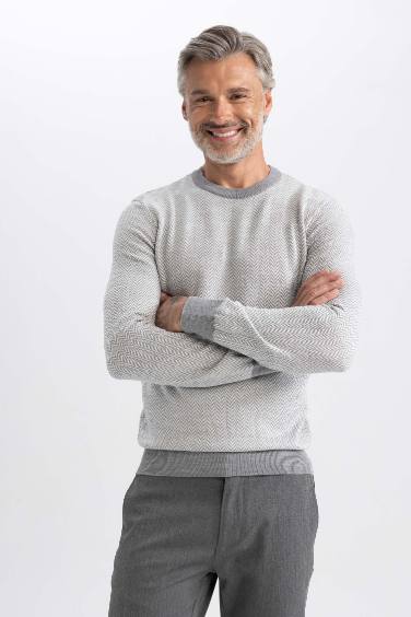Standard Fit Crew Neck Knitted Pullover
