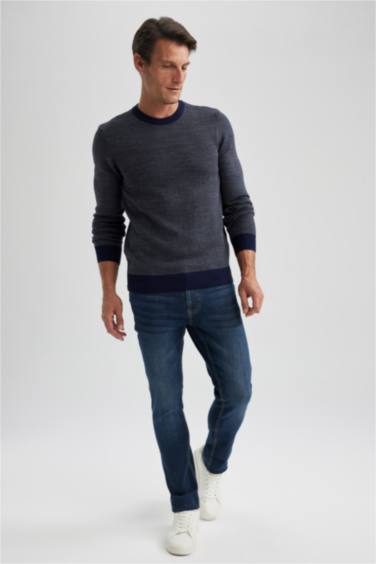 Standard Fit Crew Neck Knitwear Pullover