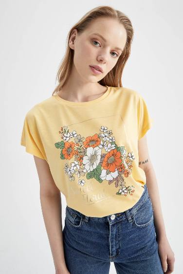 Traditional Crew Neck Floral Pattern Short Sleeve T-Shirt