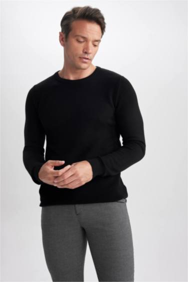 Пуловер приталеного крою з круглим вирізом трикотажний для чоловіків