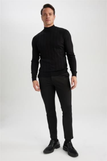 Свитер приталенного кроя