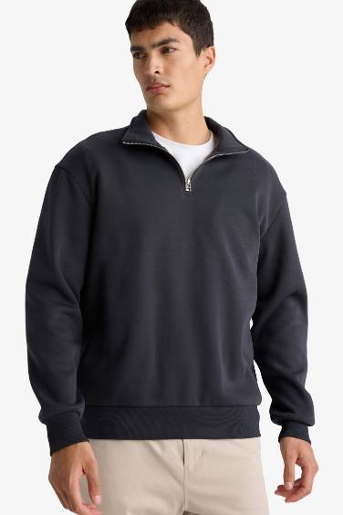 Regular Fit Half Sleeve Basic Zippered Sweatshirt