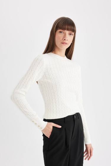 Regular Fit Crew Neck Hair Braid Button Detailed Pullover