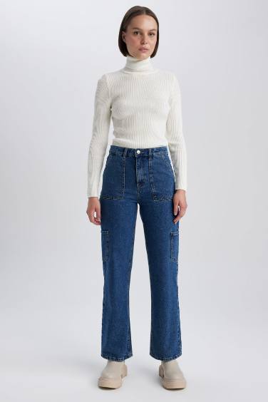 Пуловер приталенного кроя с высоким воротником из трикотажа для женщин