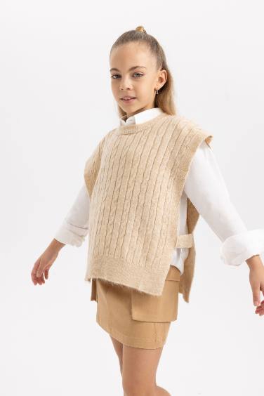 Girl Regular Fit Crew Neck Sweater Vest