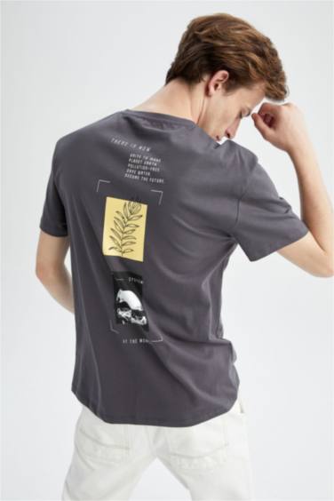 Regular Fit Bisiklet Yaka Sırt Baskılı Kısa Kollu Tişört