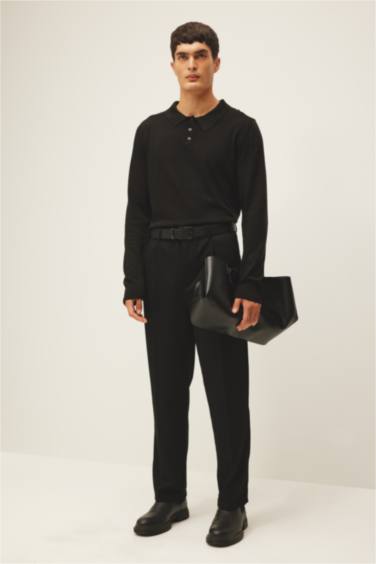 Свитер приталенного кроя с воротником поло