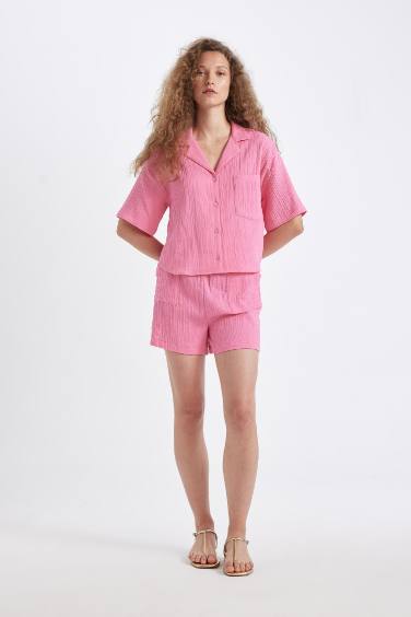 شورت كابري قصة عادية بخصر عادي بساق قصير