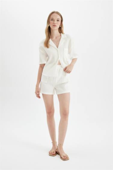 Short en mousseline taille normale à coupe régulière