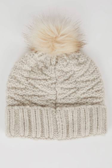 Kadın Ponponlu Bere