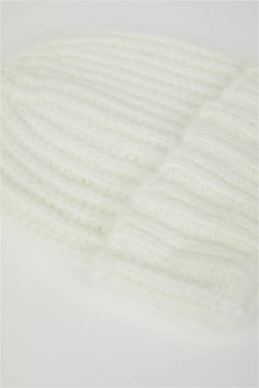 Woman Knitwear Beanie