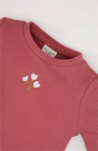 طقم بنات بطبعة زهرية برقبة مستديرة من قطعتين