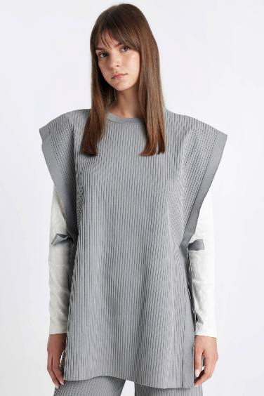 Pull sans manches basique en tricot à coupe régulière et col rond