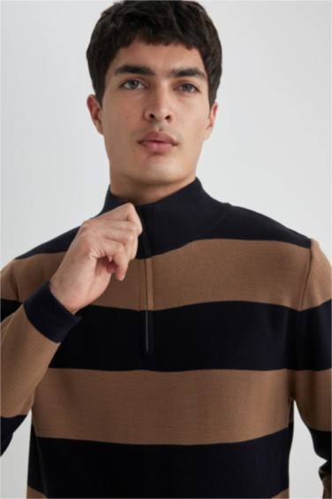 Slim Fit Dar Kesim Çizgili Dik Yaka Fermuarlı Triko Kazak