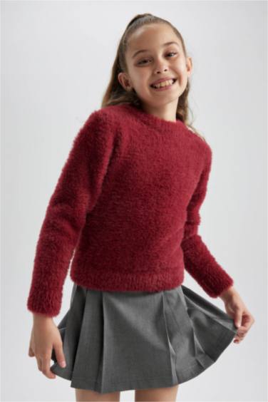 Свитер стандартного кроя с круглым вырезом для девочек
