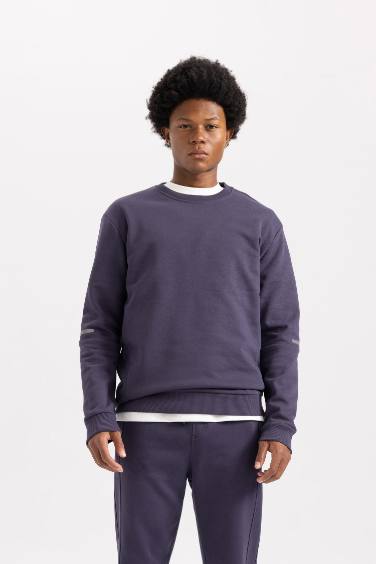 Standard Fit Long Sleeve Sweatshirt