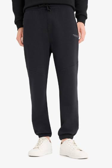 Regular Fit Drawstring Waist Elastic Leg Sweatpants