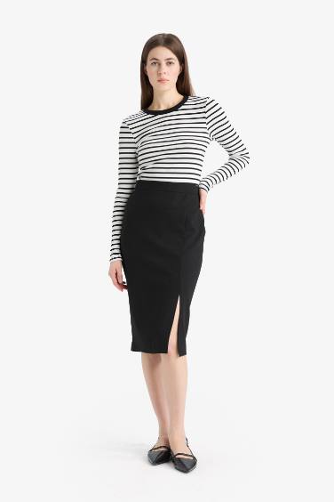 Базовая юбка-карандаш с разрезом