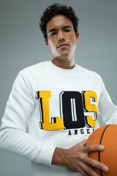 Standard Fit NBA Los Angeles Lakers Licensed Sweatshirt