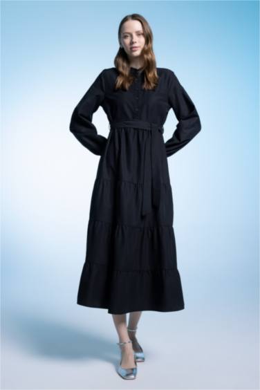 فستان ماكسي بيزك برقبة مستديرة بحزام