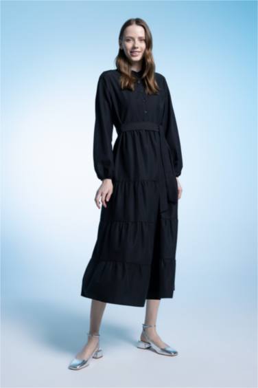 فستان ماكسي بيزك برقبة مستديرة بحزام