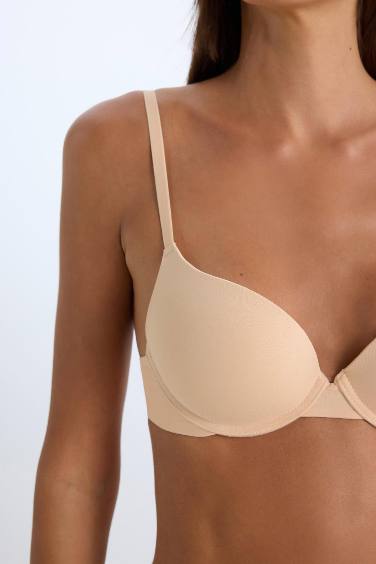 برا بنص حشو بوش أب من Fall in Love