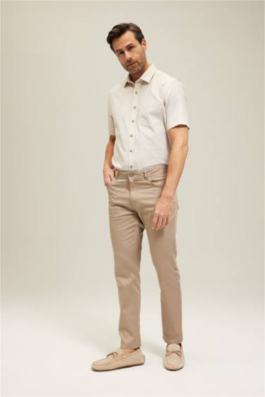 Рубашка стандартного кроя с коротким рукавом