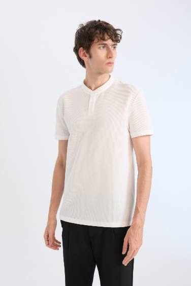 تي شيرت بولو مودرن فيت بياقة عالية