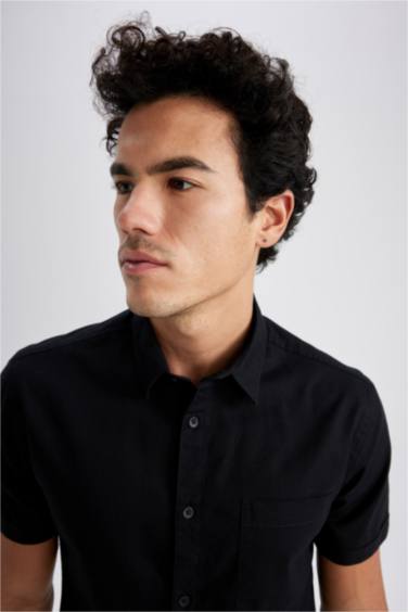 Рубашка приталенного кроя с коротким рукавом