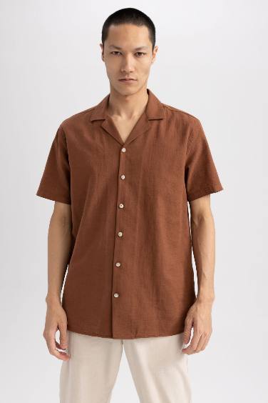 Chemise à manches courtes et col boutonné Coupe moderne