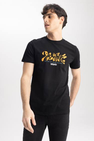 Slim Fit Crew Neck Printed T-Shirt